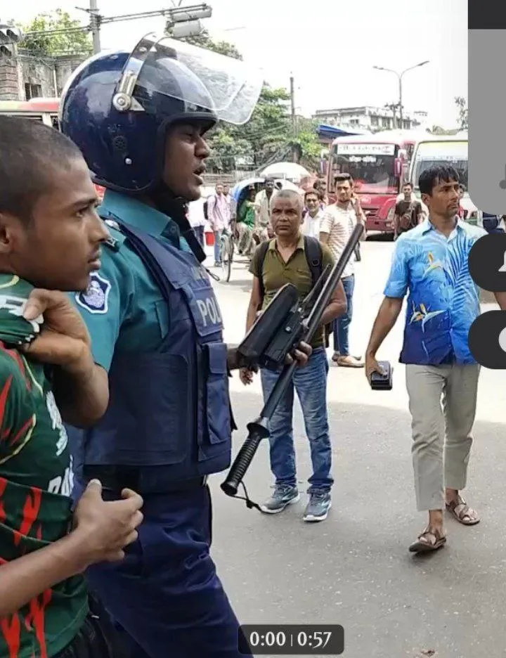 ১৪ বছরের শিশু, ক্লাস নাইনের ছাত্র আল আমীনকে এভাবেই টেনে হিচড়ে তুলে নিয়ে যায় পুলিশ এই বর্বরতার শেষ কোথায়!