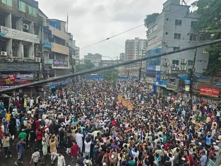 জনতার চট্রগ্রাম । এ যেন বঙ্গোপসাগরে জোয়ার এসেছে।